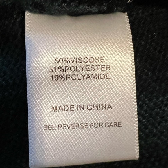 ⭐️Lucy Paris Black and Green Cropped Fitted Tank Top - Picture 6 of 6